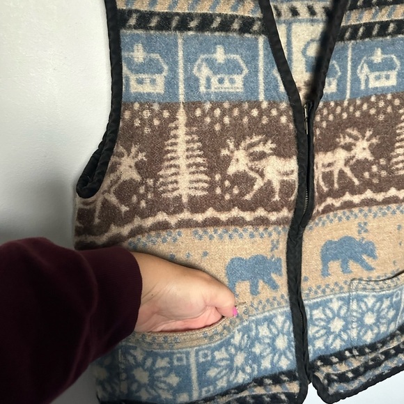 Vintage Vest Wool Neutral Evidence Pattern Brown and Blue Warm and Cozy Vest - Picture 12 of 13